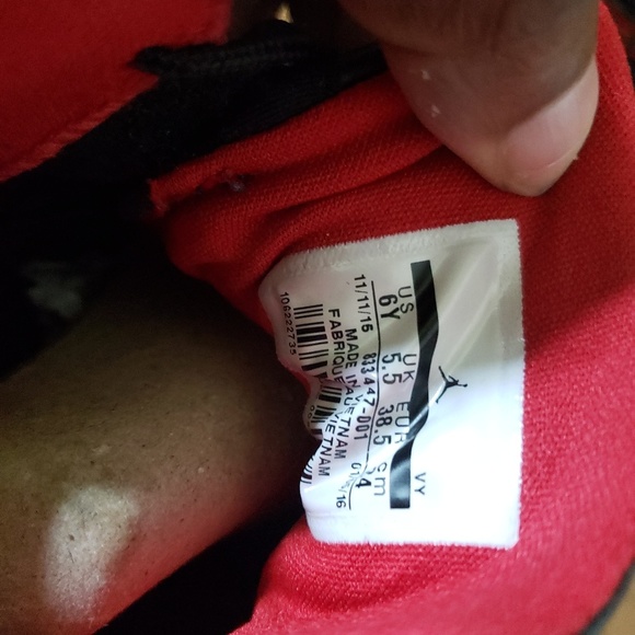 Black Red White Preowned Jordans - Picture 8 of 8